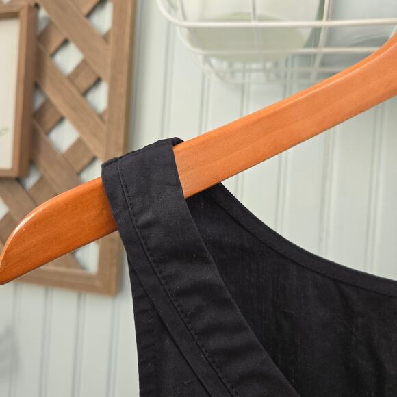 Eshakti Custom Black Sleeveless V-neck Pleated Knee Length Dress - Picture 4 of 8